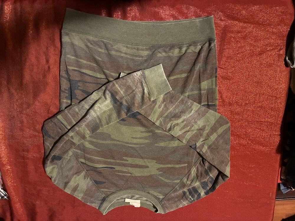 Camo Sweatshirt Mens M Crewneck Long Sleeve Lightweight Pullover